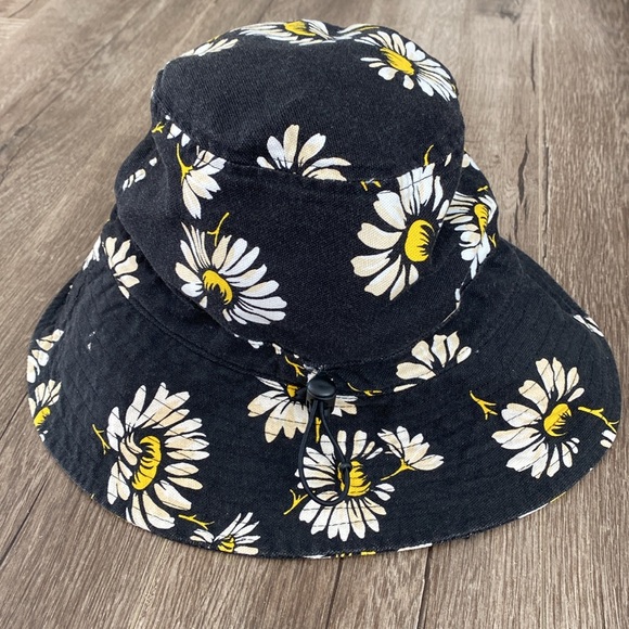 R13 Bucket Hat - Picture 5 of 14